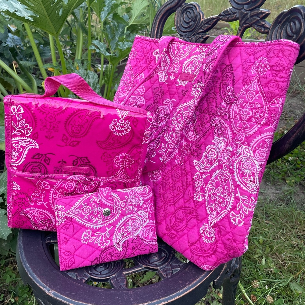 Vera Bradley Quilted Stamped Paisley Set , Pink